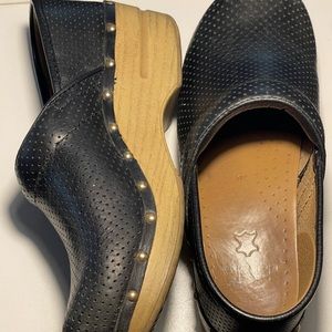 Dansko 38 Black studded Clogs